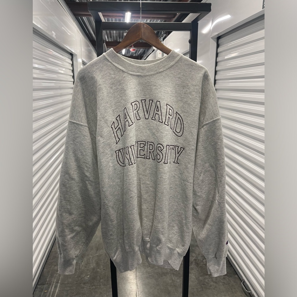 Champion Harvard University crewneck 27 x 28 XL